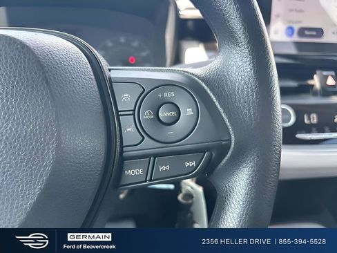 Used 2025 Toyota Corolla LE image 11