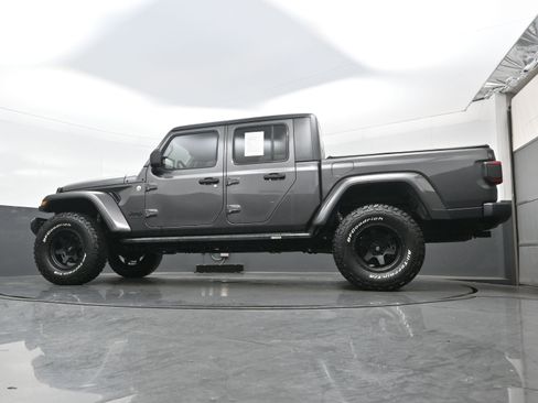 Used 2021 Jeep Gladiator Sport image 25