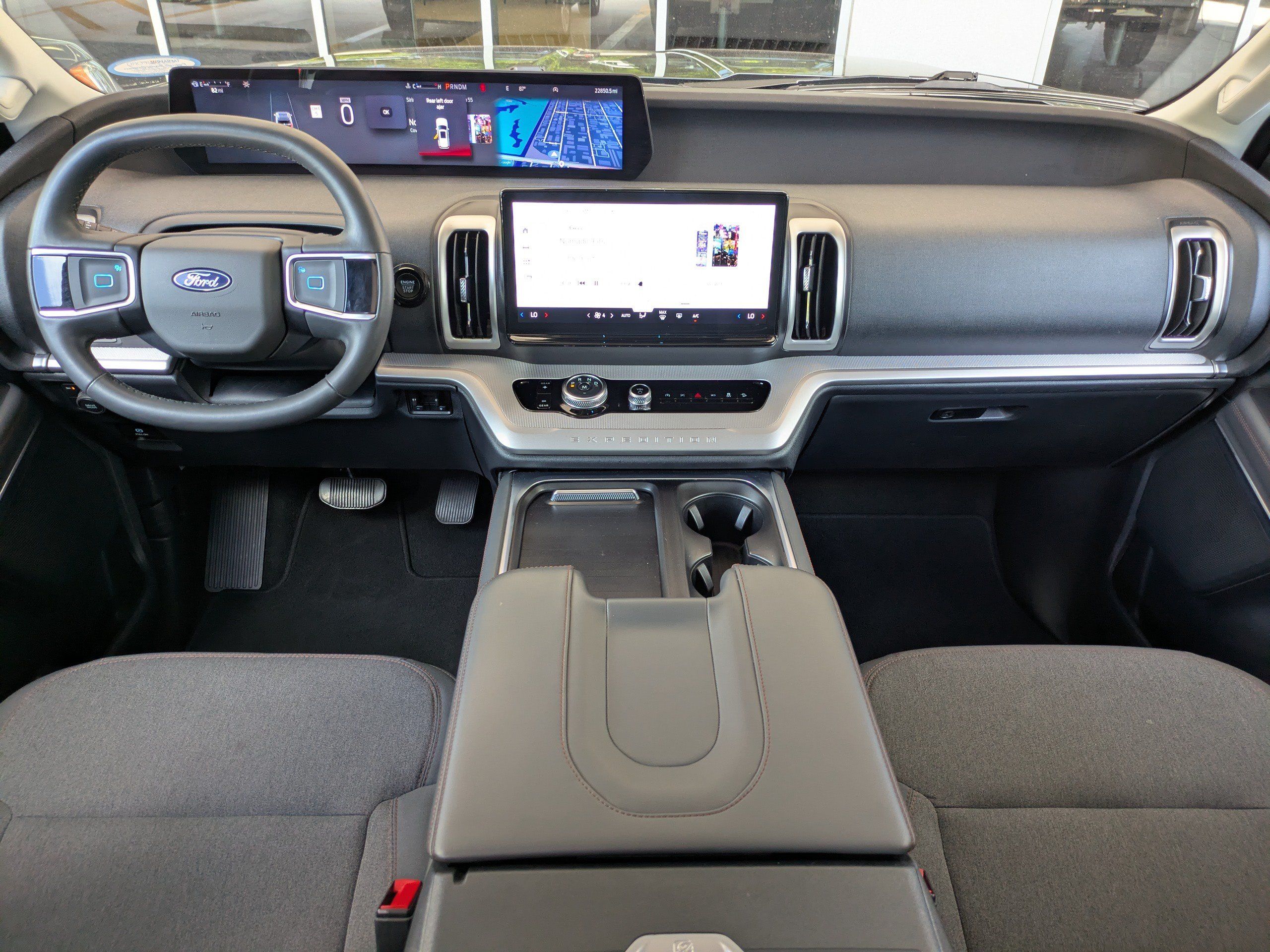 Certified 2025 Ford Expedition Active AWD/4WD image 17