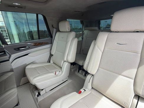 Used 2022 Cadillac Escalade Sport Platinum AWD/4WD image 23