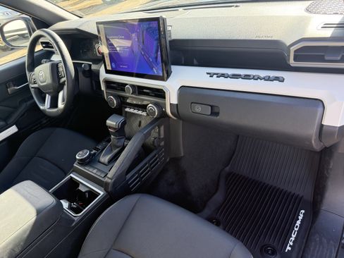 Certified 2024 Toyota Tacoma TRD Off-Road image 21