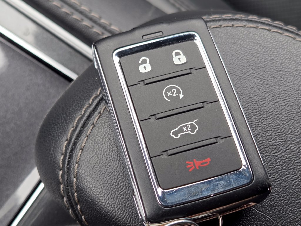 Used 2024 Jeep Wagoneer L 4WD image 37