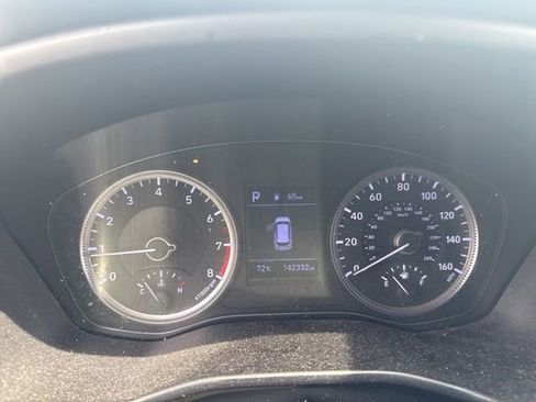 Used 2020 Hyundai Santa Fe SE FWD image 9