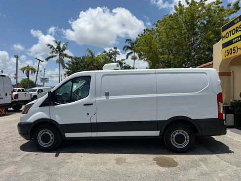 Used 2018 Ford Transit 150 130 Low Roof RWD image 3