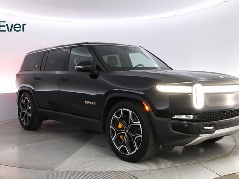 Used 2024 Rivian R1S Adventure image 4