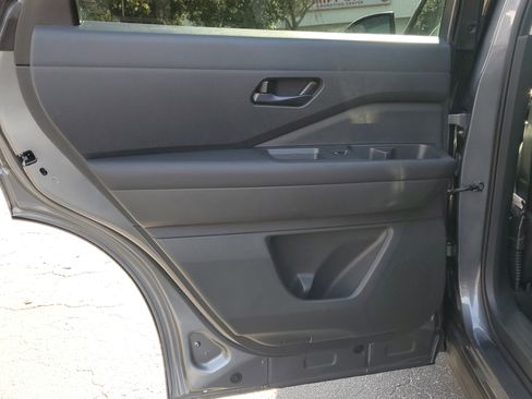 Used 2024 Nissan Pathfinder S w/ Cargo Package image 9