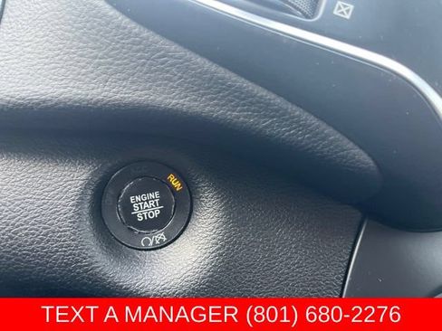 Used 2019 Jeep Cherokee Latitude Plus w/ Comfort/Convenience Group AWD/4WD image 28