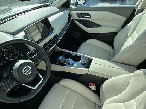 Certified 2021 Nissan Rogue SL w/ Premium Package image 22