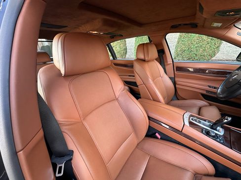 Used 2011 BMW 750Li image 39