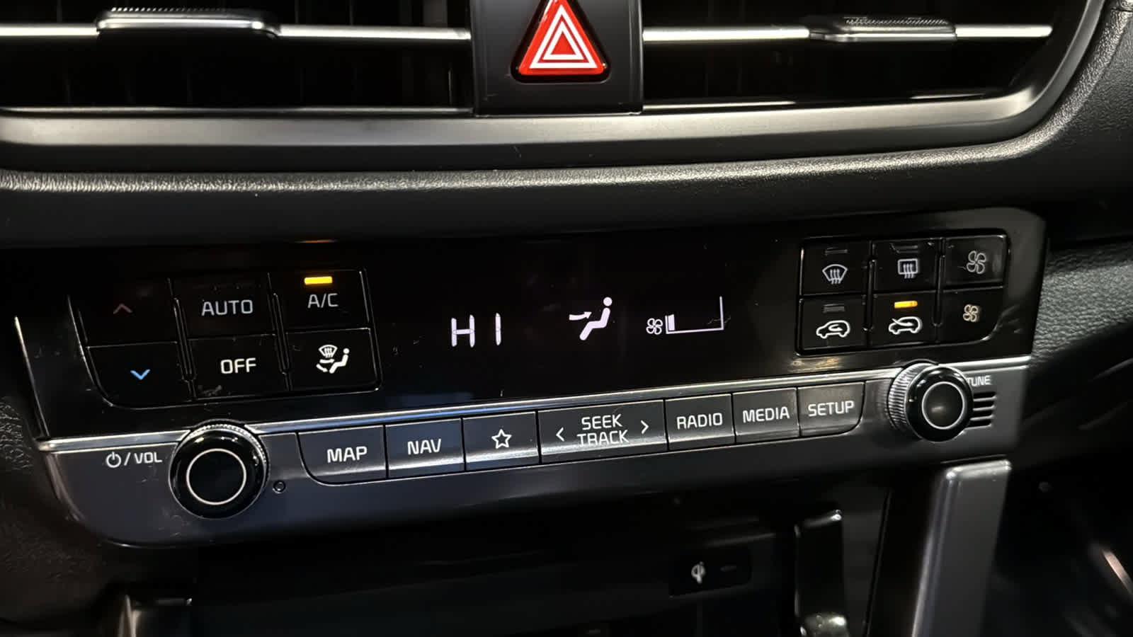 Used 2024 Kia Seltos SX AWD/4WD image 16