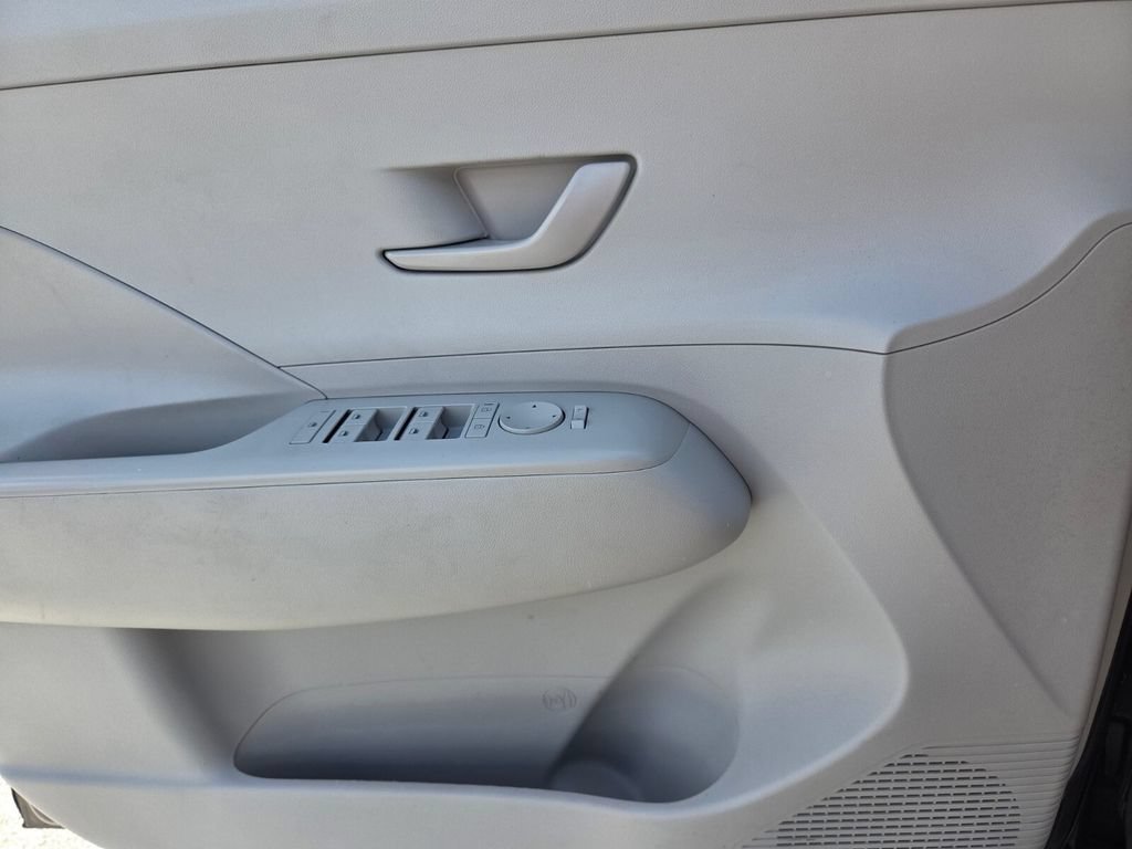 Used 2024 Hyundai Kona SEL FWD image 20