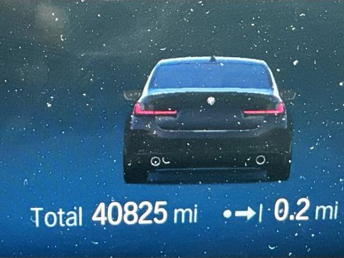 Used 2023 BMW 330i Sedan w/ Premium Package RWD image 13