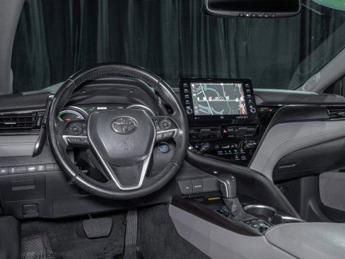 Used 2022 Toyota Camry XLE image 18