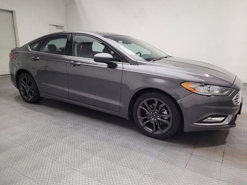 Used 2018 Ford Fusion SE w/ Equipment Group 201A FWD image 11
