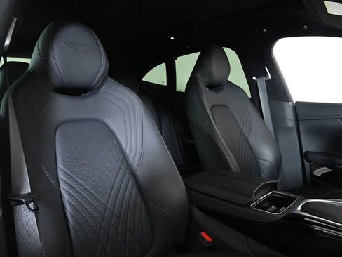 Used 2024 Aston Martin DBX image 11