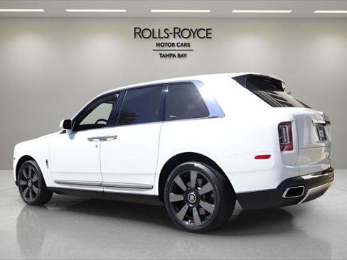 Certified 2022 Rolls-Royce Cullinan Base image 6