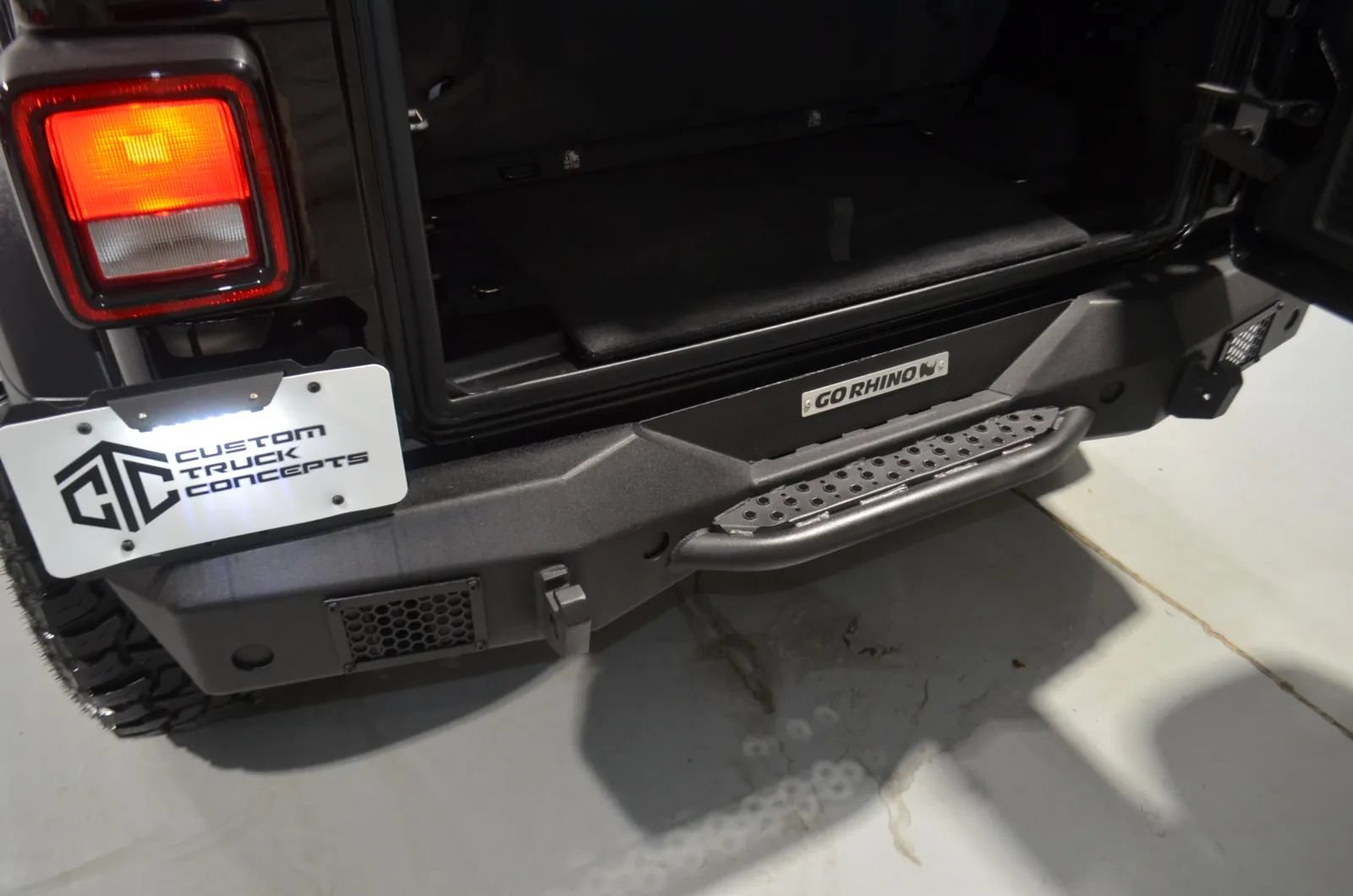 Used 2020 Jeep Wrangler Sport AWD/4WD image 11