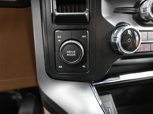 Used 2022 Ford F150 Lariat image 32