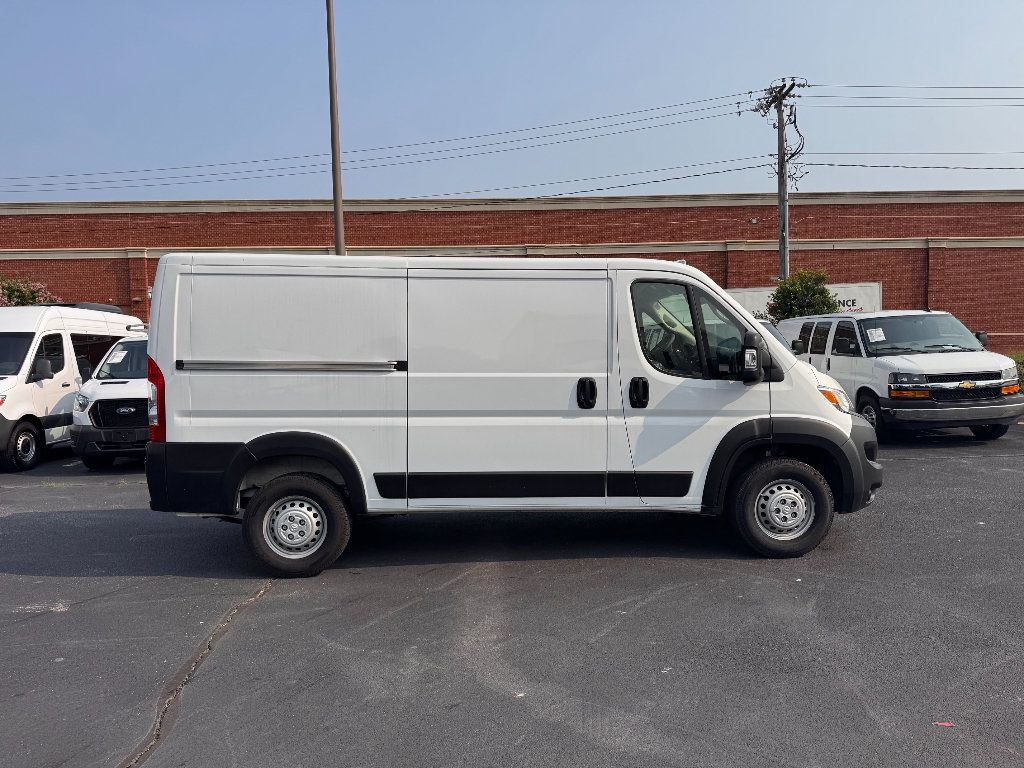 Used 2025 RAM ProMaster 2500 w/ Convenience Group FWD image 2