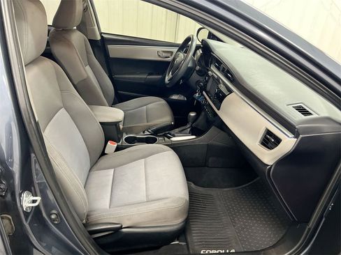 Used 2016 Toyota Corolla LE image 21