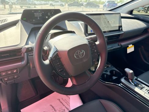 Certified 2025 Toyota Prius Plug-In Hybrid image 11