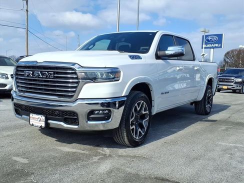 Used 2025 RAM 1500 Laramie image 3