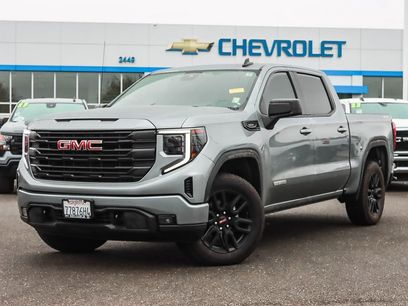 Used 2025 GMC Sierra 1500 Elevation