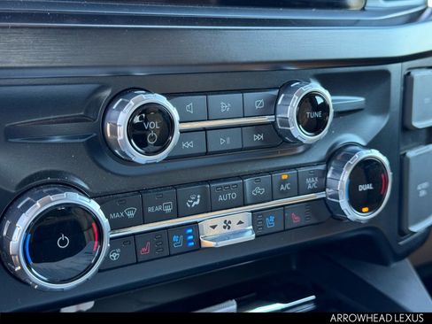 Used 2023 Ford F250 Lariat w/ Lariat Ultimate Package image 28