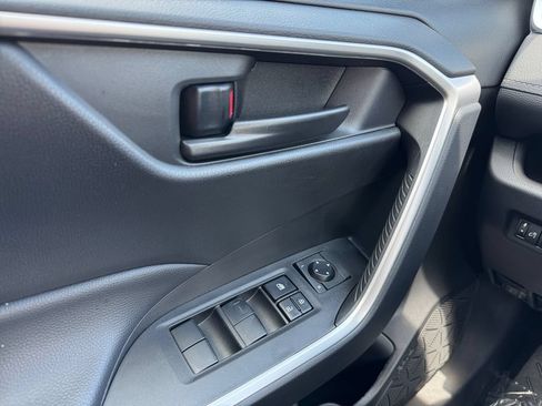 Certified 2023 Toyota RAV4 LE AWD/4WD image 11