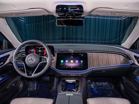 New 2026 Mercedes-Benz E 350 4MATIC Sedan image 14