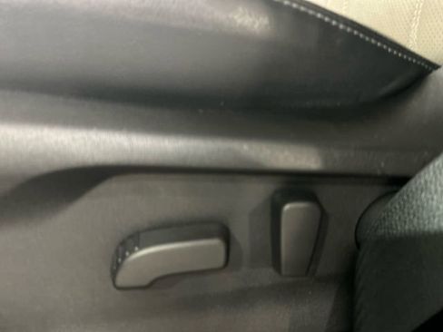 Used 2023 Subaru Forester Limited image 11