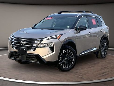 Certified 2025 Nissan Rogue Platinum AWD/4WD image 1