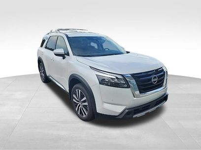 Used 2025 Nissan Pathfinder Platinum w/ Cargo Package