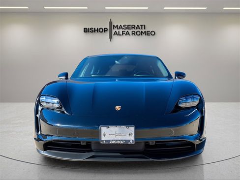 Used 2022 Porsche Taycan image 2