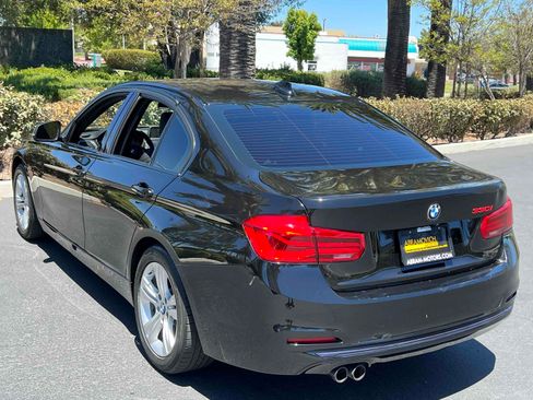 Used 2018 BMW 330i Sedan RWD image 2