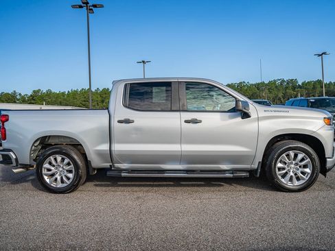 Used 2020 Chevrolet Silverado 1500 Custom w/ Custom Value Package image 8