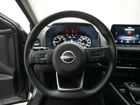 Used 2023 Nissan Rogue S AWD/4WD image 4