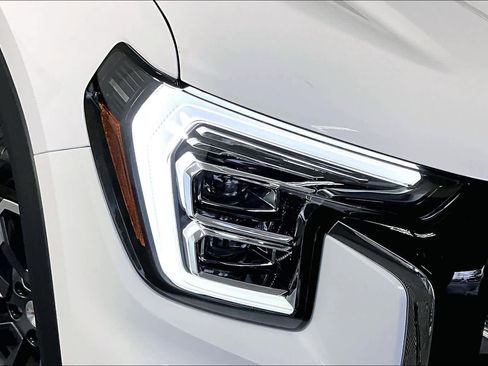 Used 2026 GMC Terrain Elevation w/ Elevation Premium Package image 28