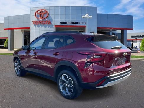 Used 2025 Chevrolet Trax LT w/ Driver Confidence Package FWD image 6