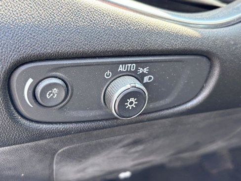 Used 2018 Chevrolet Malibu LT FWD image 10