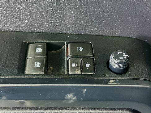 Used 2020 Toyota Tacoma SR image 23