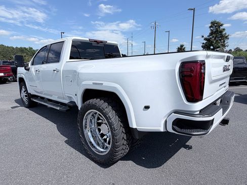 Used 2025 GMC Sierra 3500 Denali w/ Denali Reserve Package AWD/4WD image 7