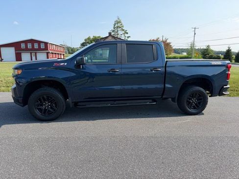 Used 2019 Chevrolet Silverado 1500 Custom Trail Boss w/ Custom Convenience Package AWD/4WD image 2