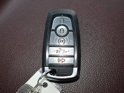 Used 2023 Ford F150 Lariat w/ Equipment Group 502A High image 40