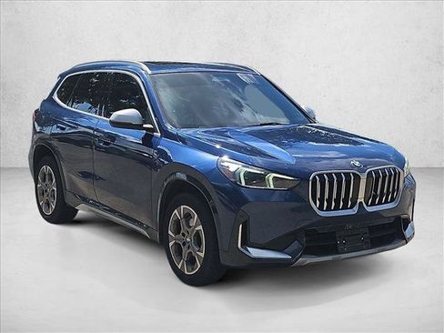 Used 2023 BMW X1 xDrive28i AWD/4WD image 3
