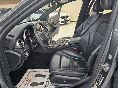 Used 2018 Mercedes-Benz C 300 Sedan w/ Premium Package image 18