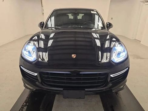 Used 2018 Porsche Cayenne GTS AWD/4WD image 3