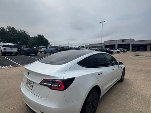 Used 2021 Tesla Model 3 Standard Range Plus RWD image 2