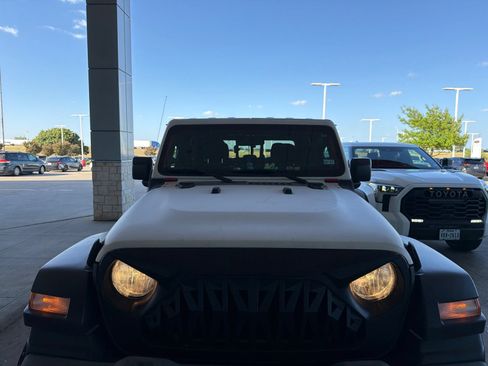 Used 2020 Jeep Gladiator Sport w/ Quick Order Package 24S AWD/4WD image 25