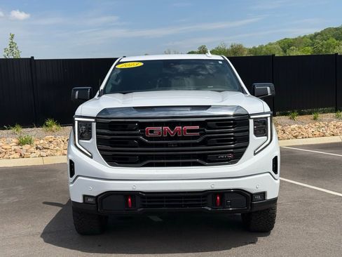 Used 2023 GMC Sierra 1500 AT4 w/ AT4 Preferred Package image 2